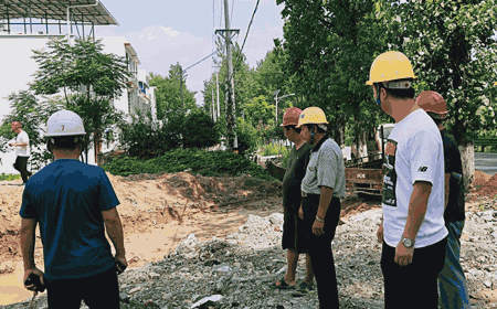 集团领导亲临通城县关刀工业园主干道建设项目